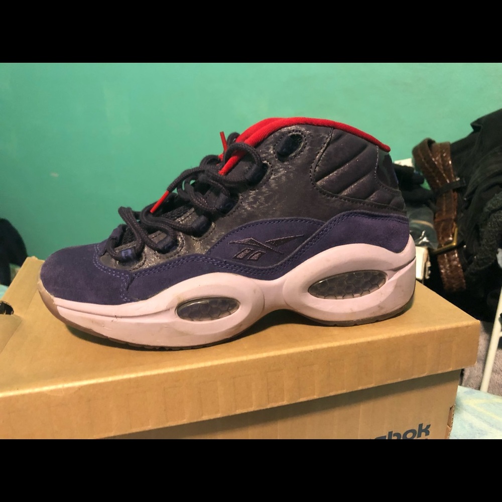 Reebok Question “Holloween”